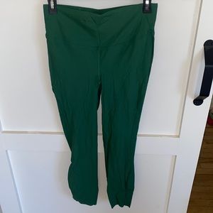 Lululemon green ribbed legging.